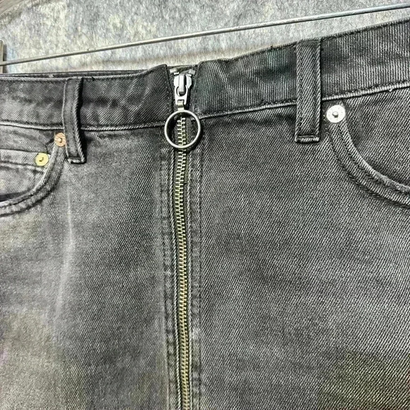 We The Free Denim Distressed Mini Skirt - Size 27 - Picture 2 of 5